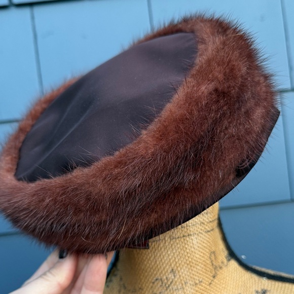 ???Vintage Brown Fur-Trimmed Hat Noreen brown mink trim main image 7